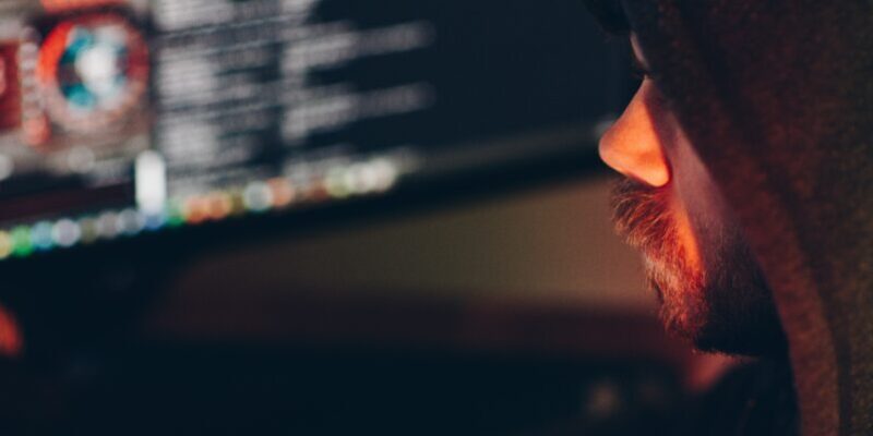 pexels-anete-lusina-5240546 ataques informaticos